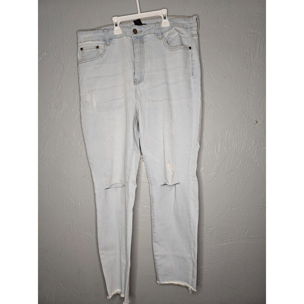 Fashion Nova Plus Size 1X Distressed High Rise Jeans Light Wash NWOT
